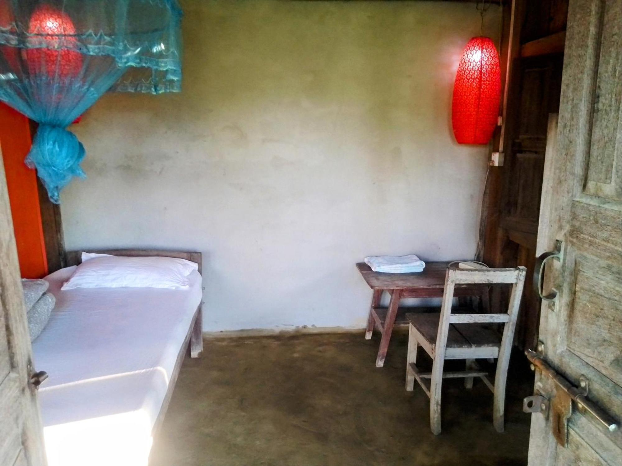 Shanta Ghar A Rustic Guesthouse Chitwan Exterior photo
