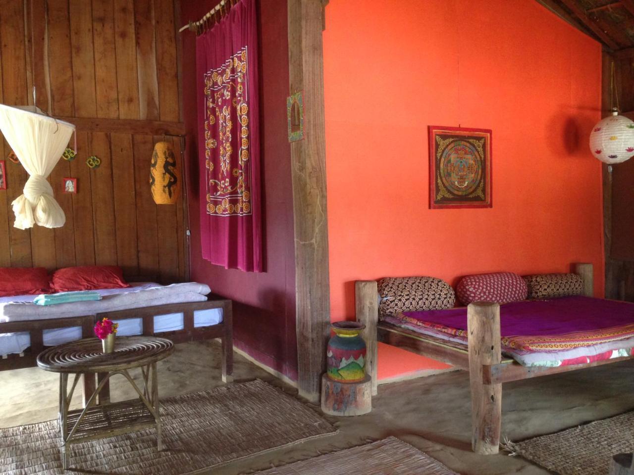 Shanta Ghar A Rustic Guesthouse Chitwan Exterior photo
