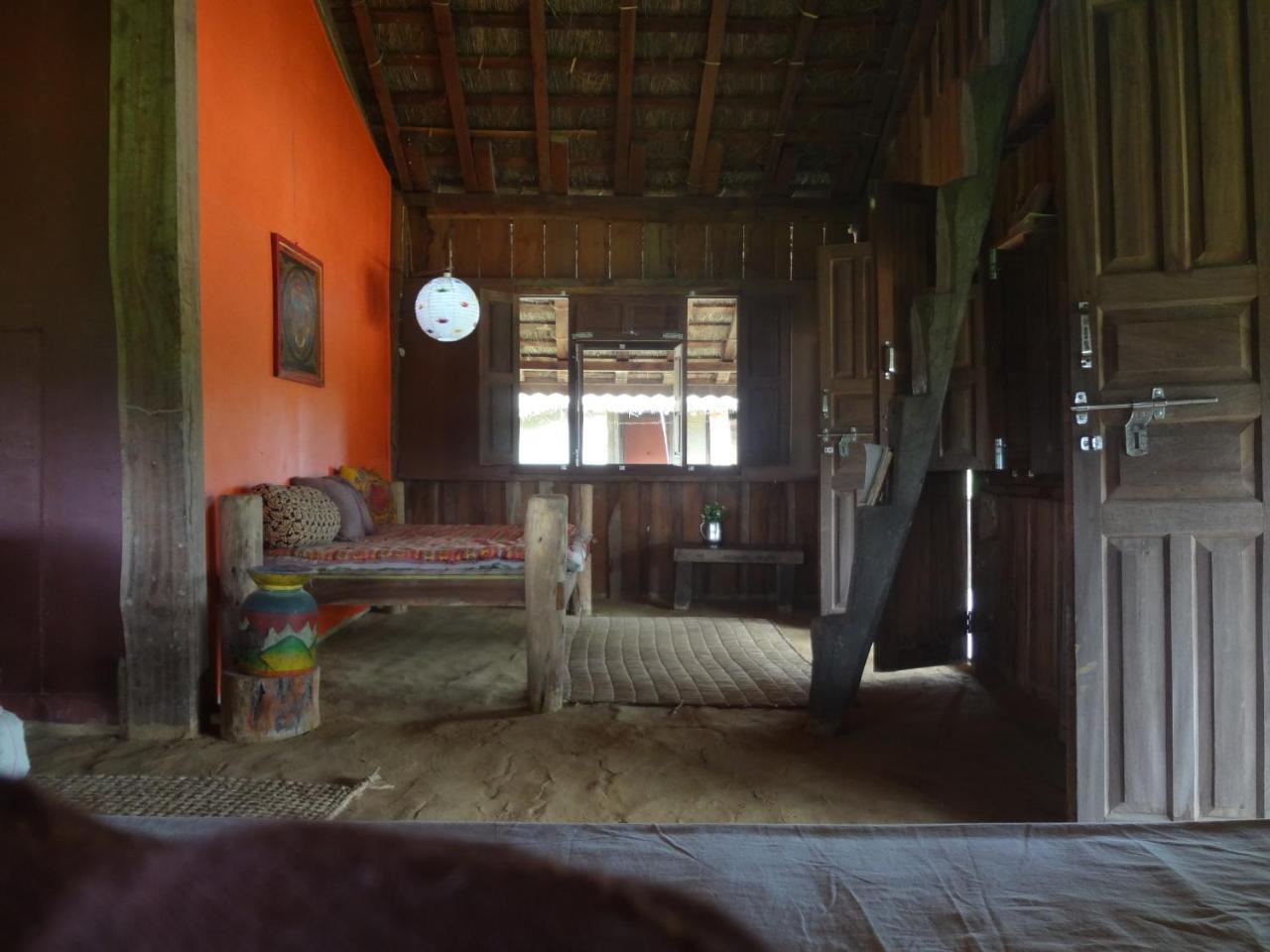 Shanta Ghar A Rustic Guesthouse Chitwan Exterior photo